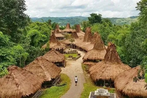 Rumah Lumbu, Sumba, Nusa Tenggara Timur